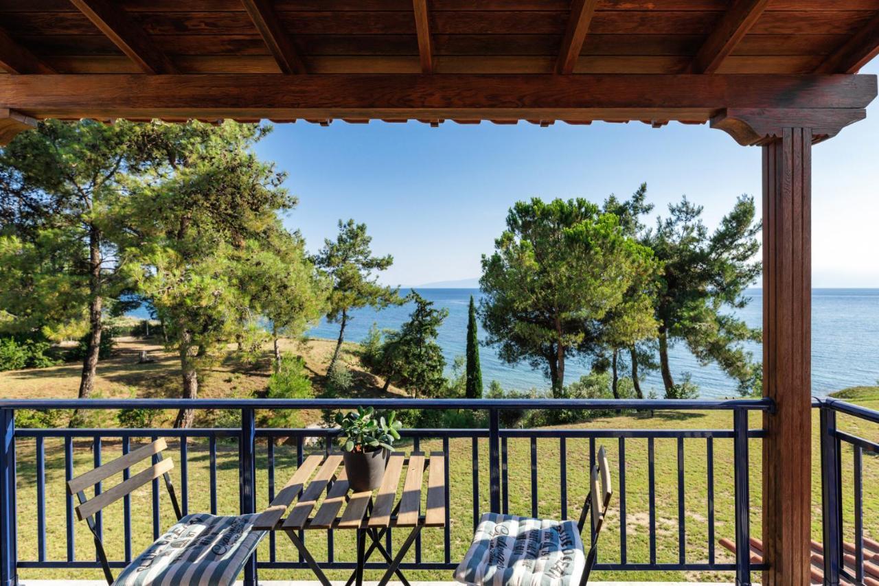 Luna Villa Private Beach Неа-Ираклия Экстерьер фото