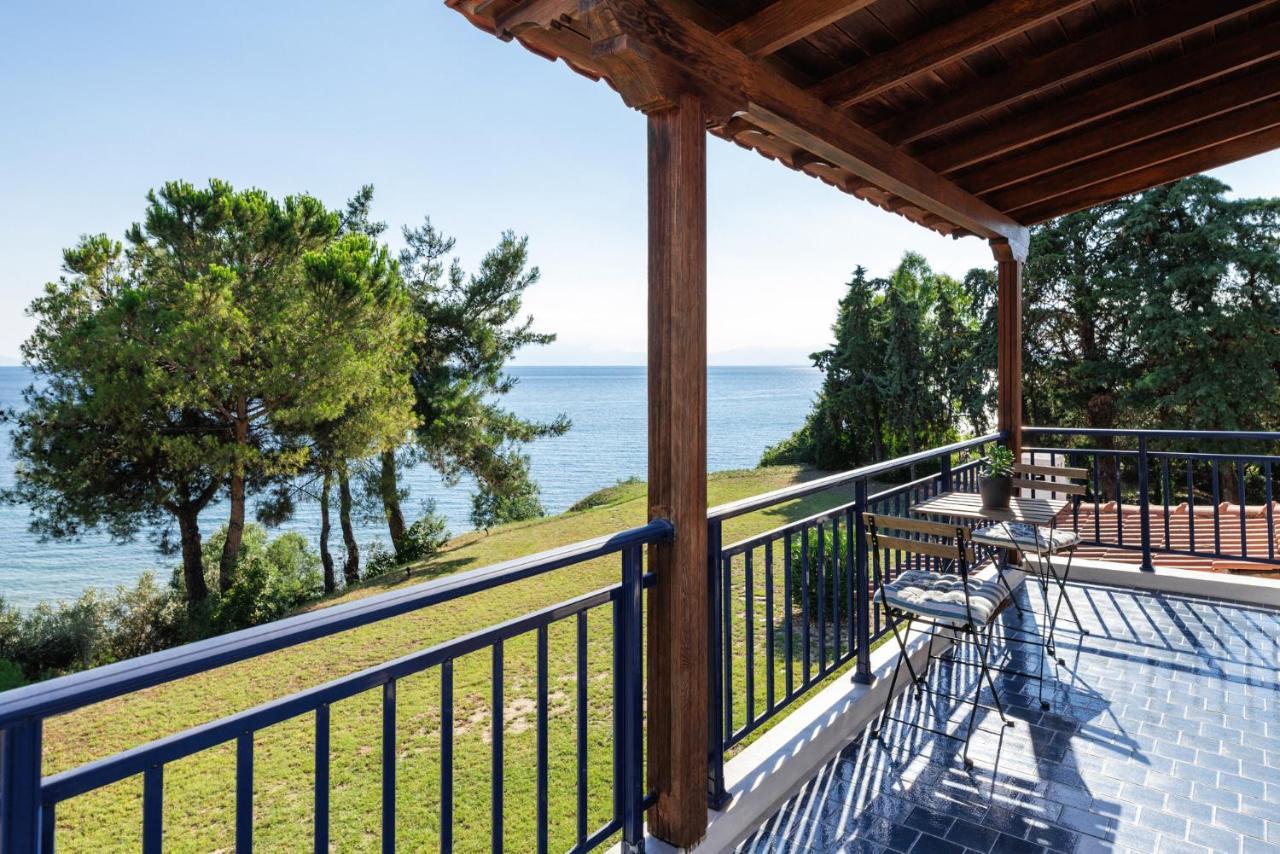 Luna Villa Private Beach Неа-Ираклия Экстерьер фото