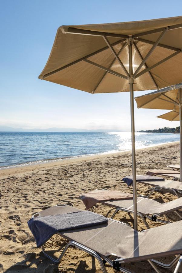 Luna Villa Private Beach Неа-Ираклия Экстерьер фото